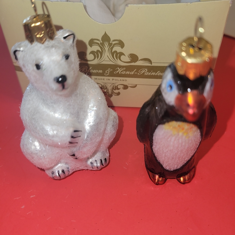 PENQUIN & POLAR BEAR ORNAMENT